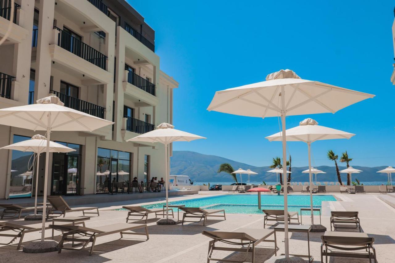 Jost Caravel Hotel Radhime Bagian luar foto