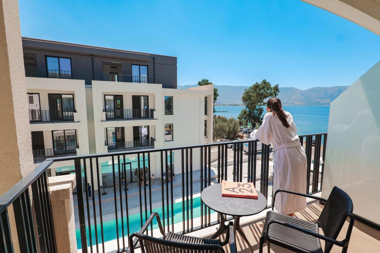 Jost Caravel Hotel Radhime Bagian luar foto