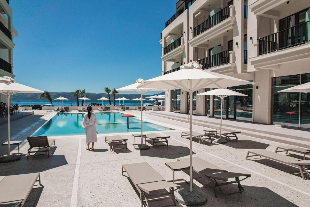 Jost Caravel Hotel Radhime Bagian luar foto
