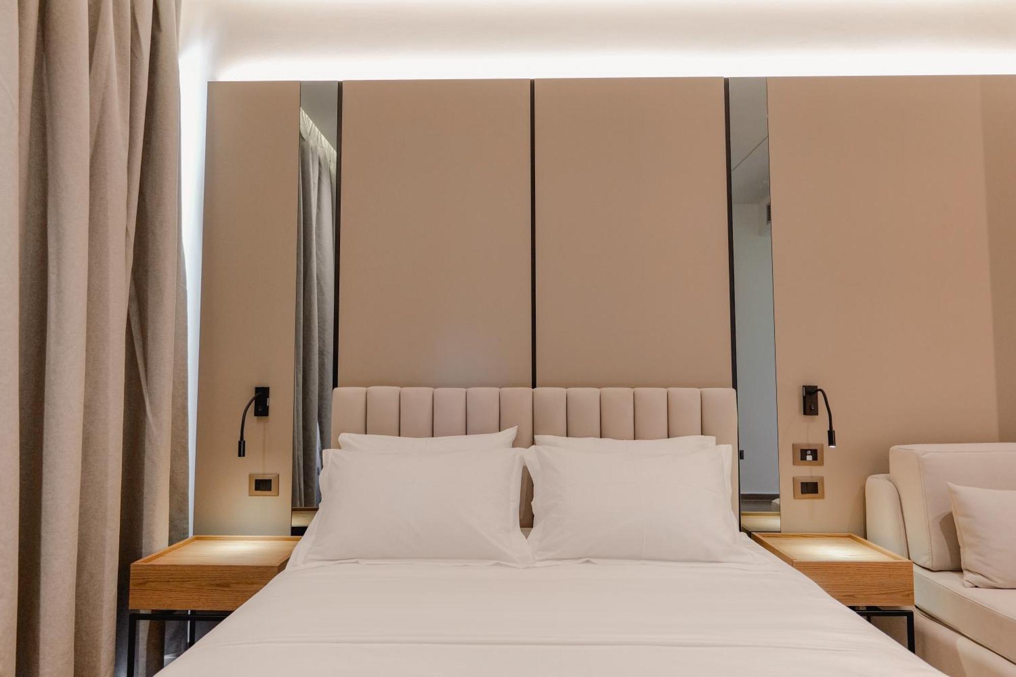 Jost Caravel Hotel Radhime Bagian luar foto