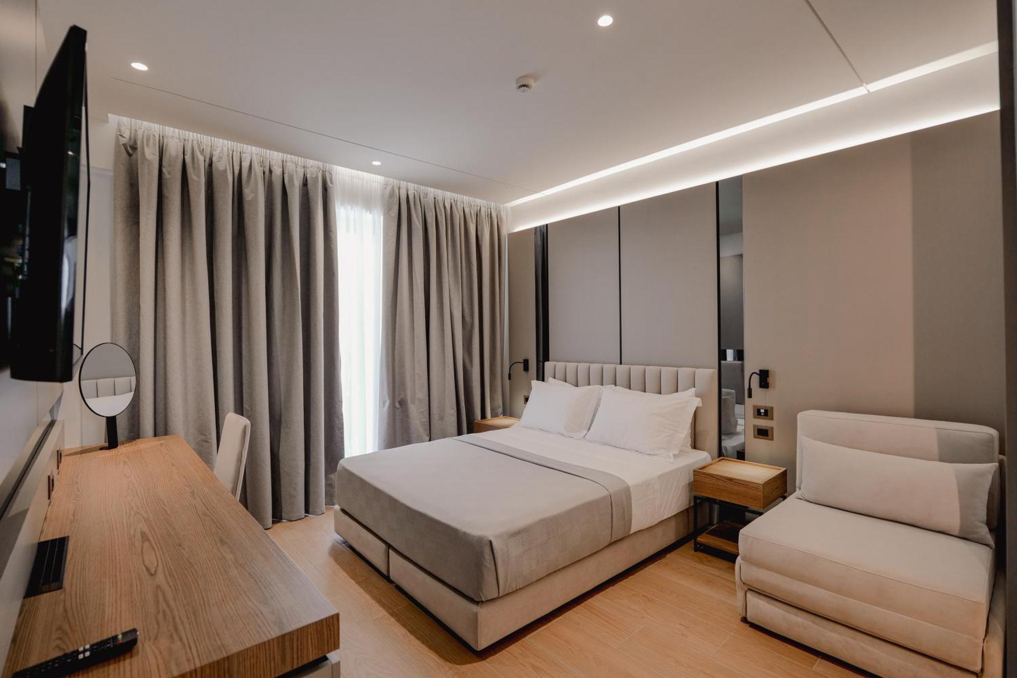 Jost Caravel Hotel Radhime Bagian luar foto