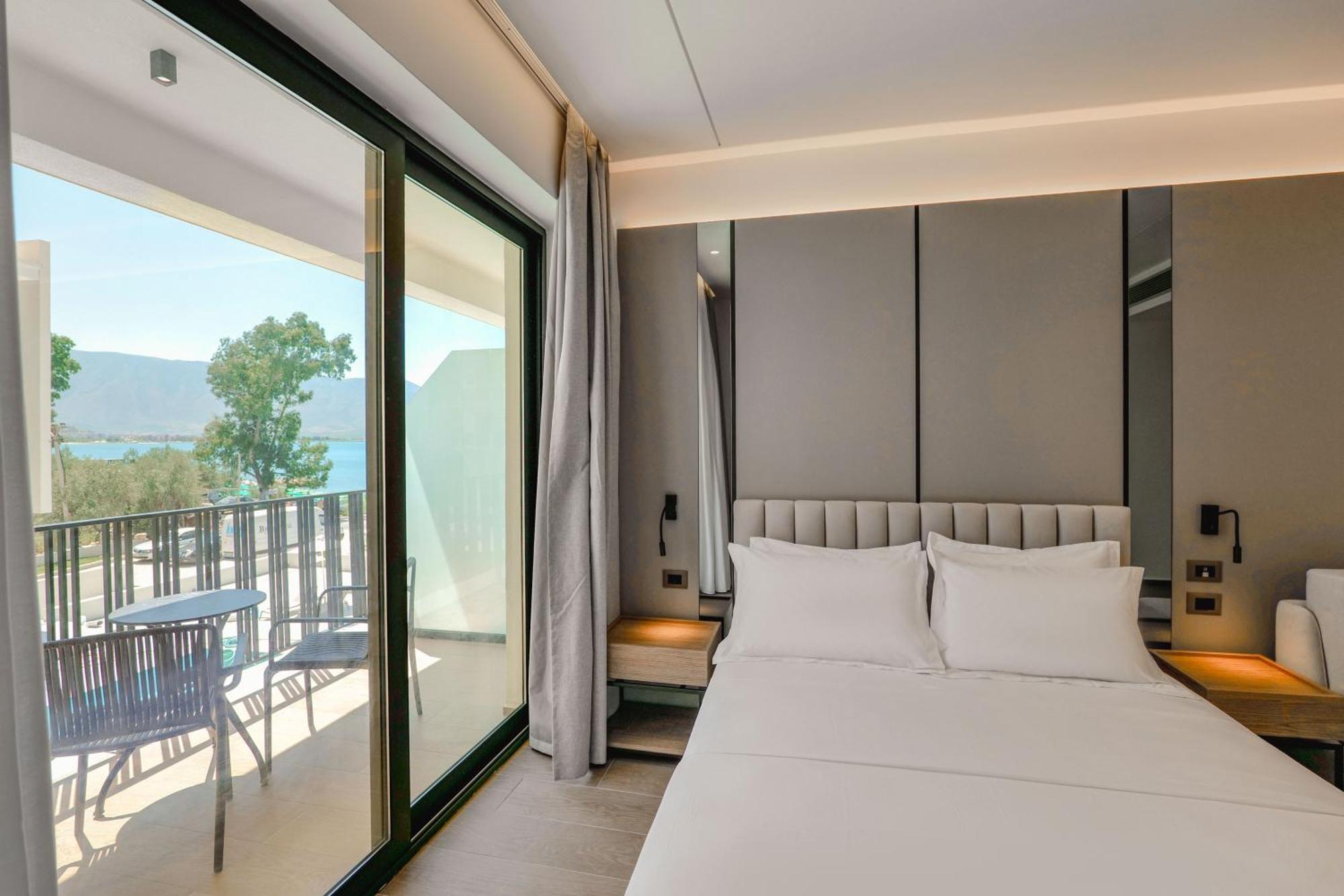 Jost Caravel Hotel Radhime Bagian luar foto
