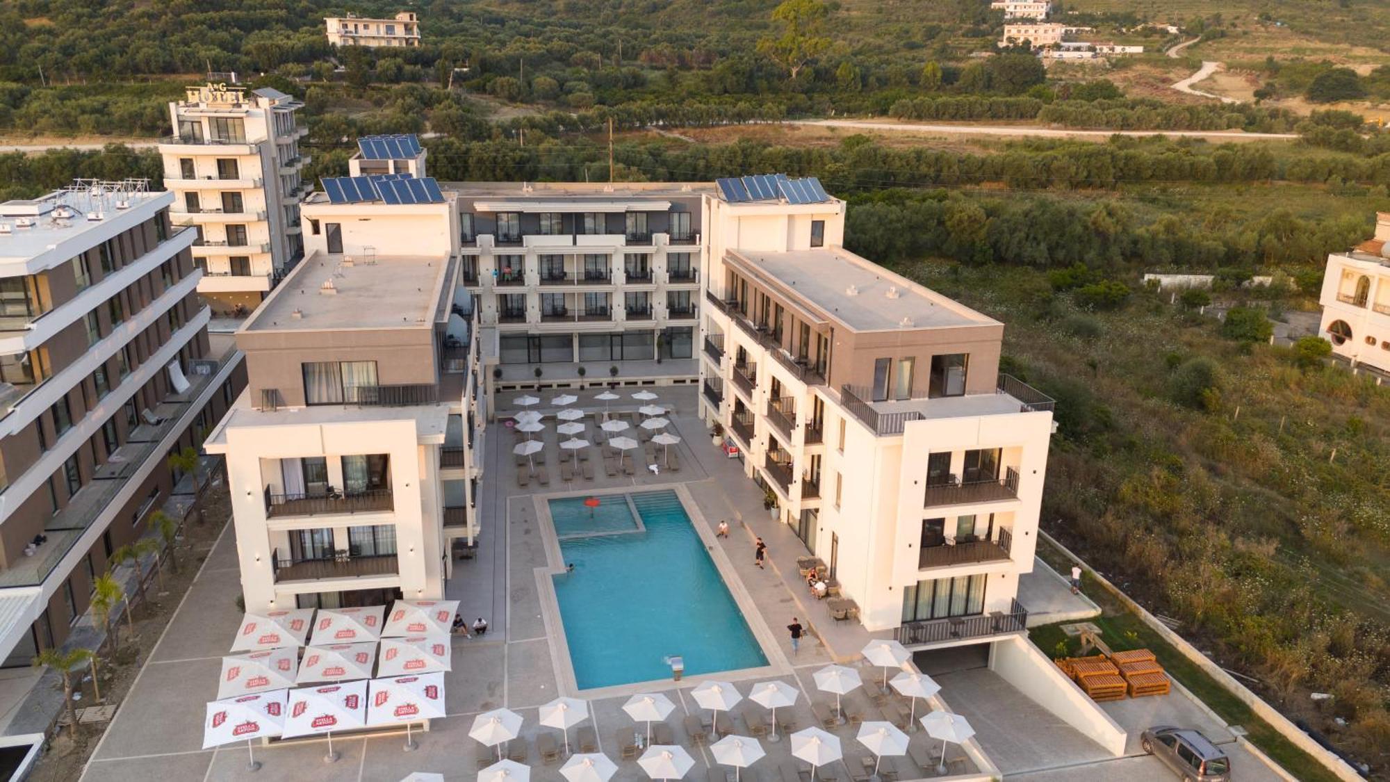 Jost Caravel Hotel Radhime Bagian luar foto